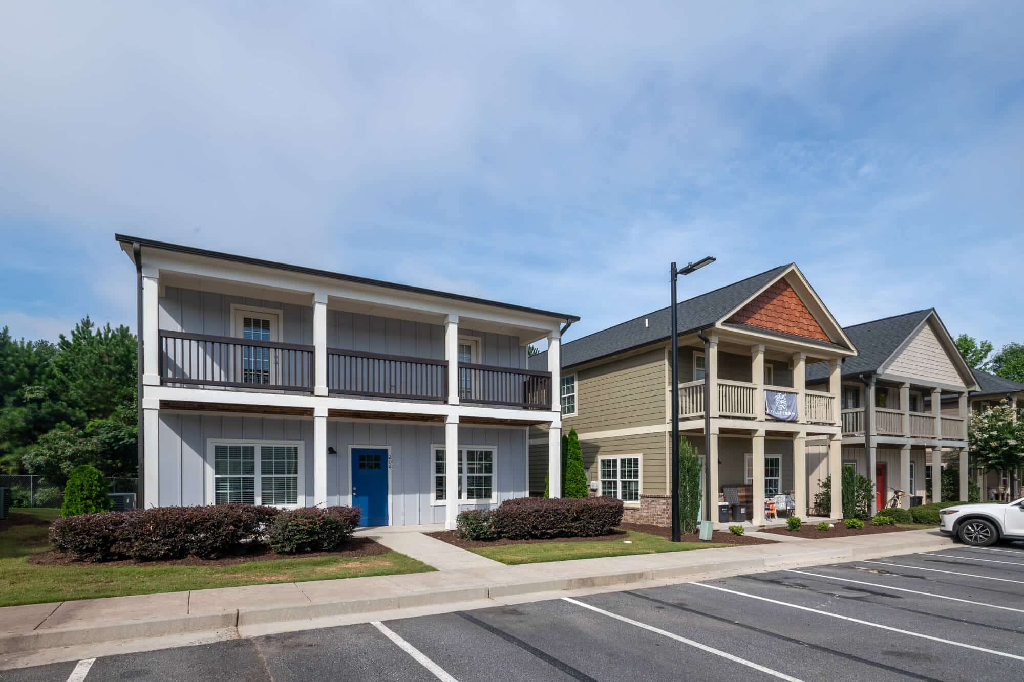 the-collective-at-kennesaw-apartments-near-ksu-exterior-of-2-story-cottages
